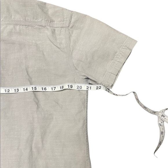 Levi’s button down t-shirt. B2 - Picture 6 of 7